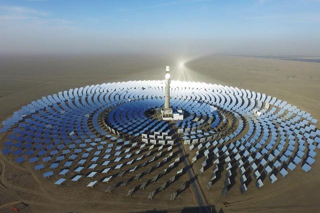 Solar thermal power generation and photovoltaic power generation